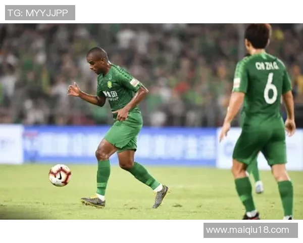 武汉足球队以94分领跑挑战赛积分榜展现强大实力和团队合作精神 武汉足球队以94分领跑挑战赛积分榜展现强大实力和团队合作精神